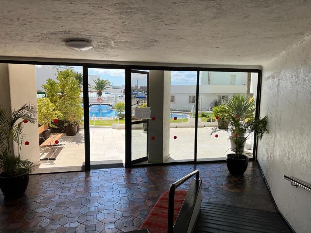Cozy Apartment In The Center Of Costa Adeje On The 1St Coastline Extérieur photo